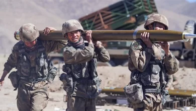 Photo of India-China: Indian Army inducts additional equipment, troops in disputed areas