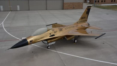 Photo of Iowa Air National Guard unveils gold F-16 jet