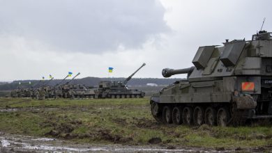 Photo of Ukrainian soldiers finalize AS90 Howitzer training in England