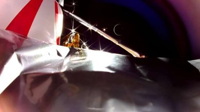 Photo of US spaceship lost over S. Pacific following failed Moon mission
