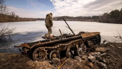 Photo of Report: Russia loses nearly 7,000 troops and 100 tanks last Week