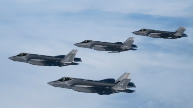 Photo of F-35 jets shadow Russian aircraft watching NATO exercise