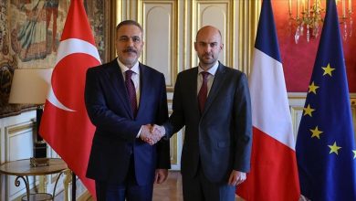 Photo of Turkish, French foreign ministers discuss bilateral, regional issues