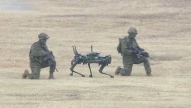 Photo of Japan uses robotic dogs during airborne assault drill