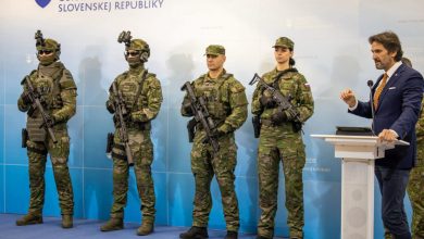 Photo of Slovakia Unveils New Combat Uniform, Small Arms for Troops