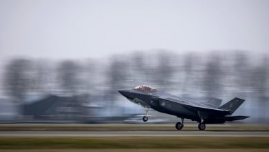 Photo of Possible to ‘jailbreak’ F-35 like iPhone, Dutch minister claims