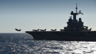 Photo of French Aircraft Carrier Pre-Positions for Possible Hormuz Mission