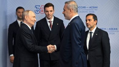 Photo of Putin praises Russia-Türkiye ties as he hosts FM Fidan in Kazan