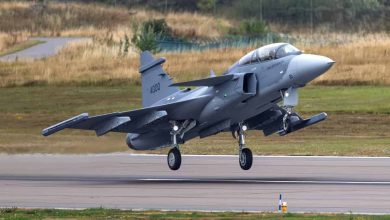 Photo of Saab Takes Two-Seat Gripen F Fighter into Air for the First Time