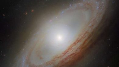 Photo of Hubble spots an out-of-sync galaxy